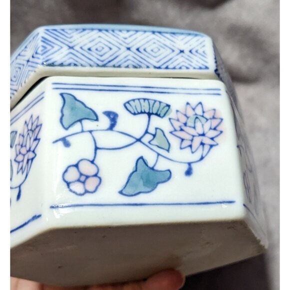 Vintage Floral Blue And White Hexagonal Ceramic Trinket Box - Picture 8 of 10